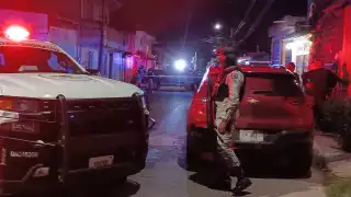 Autoridades llegaron al lugar de los hechos para realizar investigaciones