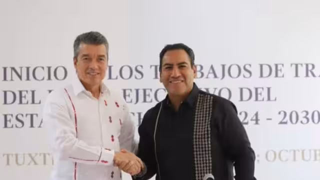 Rutilio Escandón, gobernador de Chiapas y Eduardo Ramírez, mandatario de la entidad a partir del próximo 8 de diciembre