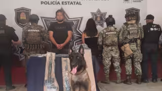 Luis "N" y una adolescente fueron detenidos por  los elementos de la Seguridad Ciudadana y Marina