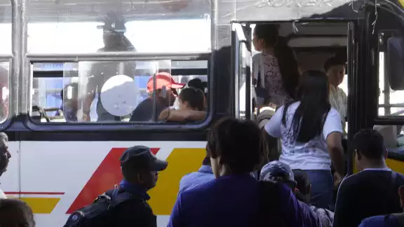 Los empresarios camioneros reportan un incremento en la movilidad diaria de 550 a 600 personas Los empresarios camioneros reportan un incremento en la movilidad diaria de 550 a 600 personas