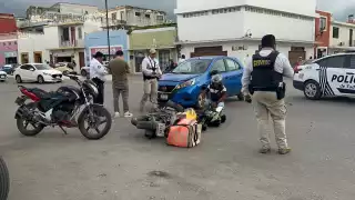 Conductor se pasa el alto en Campeche y provoca posible fractura a motociclista   