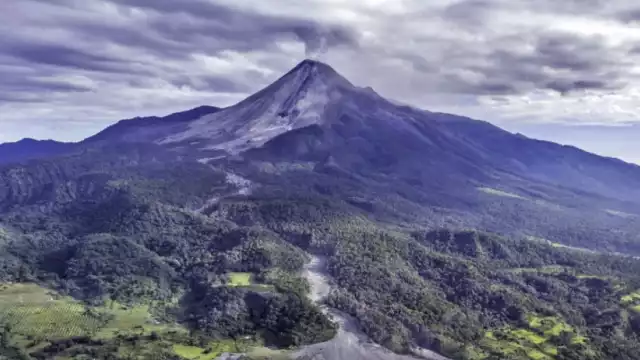 Así fue la impactante erupción del volcán de Colima el 12 de julio de 2015