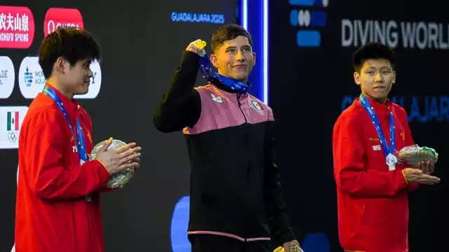 Willars subió a lo más alto del podio y el himno mexicano se escuchó por segunda vez.