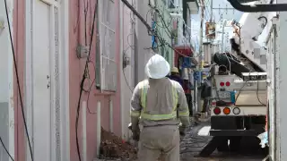 Falta de mantenimiento de CFE provoca apagones en Campeche, acusan vecinos