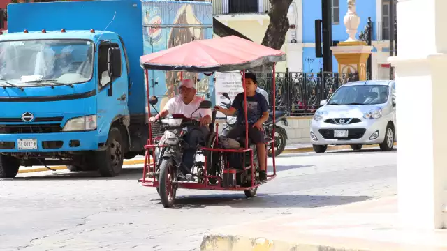 Entregan aparatos ortópedicos