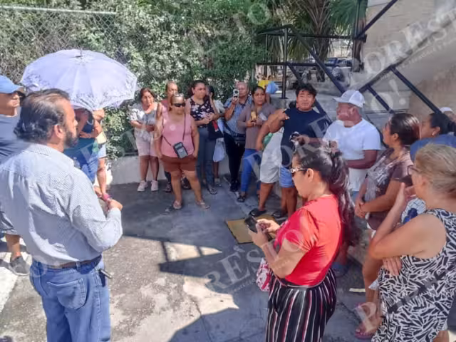 Una queja de los pobladores del fraccionamiento ubicado en la Supermanzana 200 es que el bombeo del líquido se da en un horario muy poco razonable