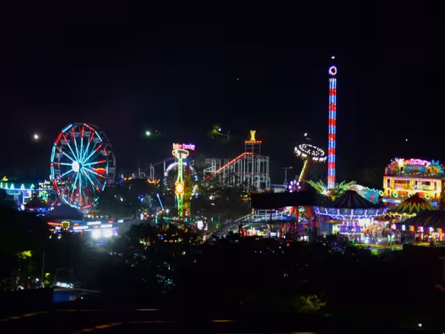 Ni la lluvia ni el viento fueron impedimento para las personas que deseaban ingresar a la Feria de Xmatkuil