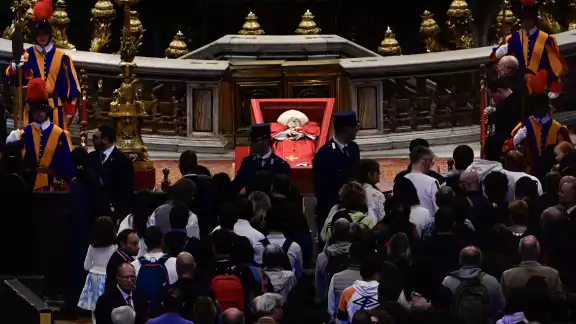 El último adiós al papa El último adiós al papa