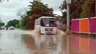 A  las 13:00 horas empiezan las lluvias nuevamente en la zona norte del municipio ocasionando que algunas vialidades se tornen intransitables por los niveles de agua .