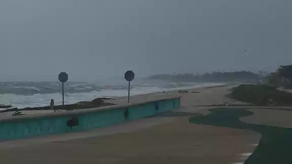 Las lluvias intermitentes y la baja temperatura comenzaron a sentirse después del mediodía en la Isla Las lluvias intermitentes y la baja temperatura comenzaron a sentirse después del mediodía en la Isla