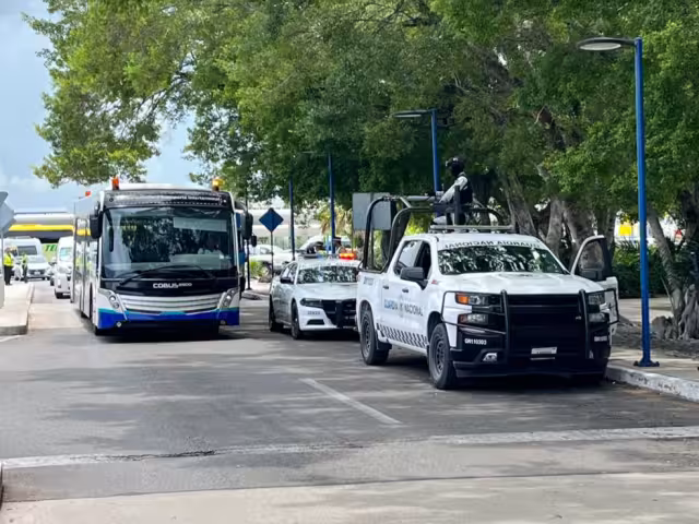 Operadores llegaron hasta la base de la corporación federal para manifestarse, por lo que fueron atendidos rápidamente