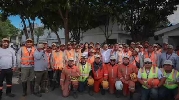57 brigadistas del INCAY y Procivy apoyaron durante 10 días a familias afectadas por lluvias en Veracruz. 57 brigadistas del INCAY y Procivy apoyaron durante 10 días a familias afectadas por lluvias en Veracruz.