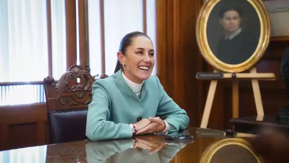 Claudia Sheinbaum envió la iniciativa sobre derechos de trabajadores en plataformas digitales.