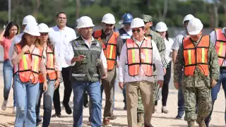 Gobernador Díaz Mena visita la obra del Nuevo Hospital O'Horán