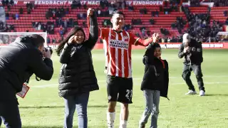 Chucky Lozano se despide del PSV entre lágrimas antes de partir a la MLS 