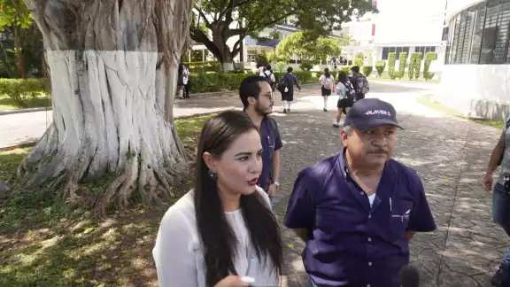 López Mena acudió a la Rectoría para reclamar el pago correspondiente o proceder al embargo de bienes López Mena acudió a la Rectoría para reclamar el pago correspondiente o proceder al embargo de bienes