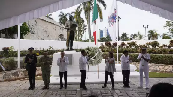 El evento reunió a los representantes de los tres poderes del estado El evento reunió a los representantes de los tres poderes del estado