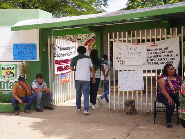 Padres de familia del CBTA número 15 aprobaron la destitución del director Deosdedy Sarmiento Berzunza