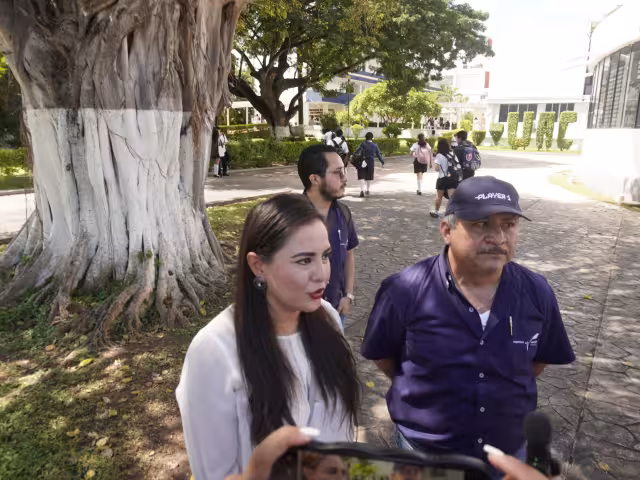 López Mena acudió a la Rectoría para reclamar el pago correspondiente o proceder al embargo de bienes