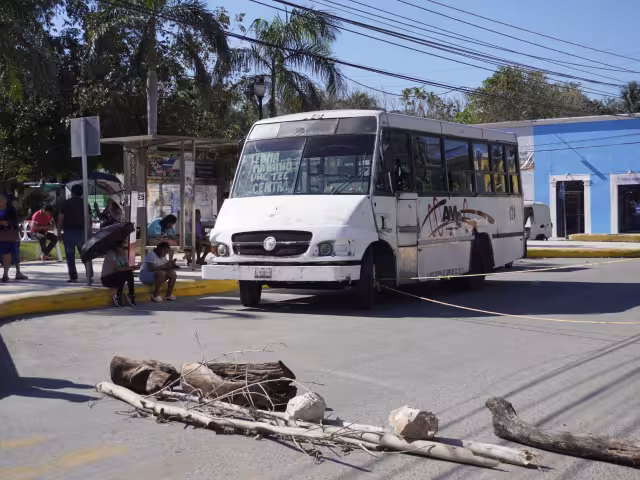 Los habitantes de Lerma retuvieron una unidad de transporte de la cooperativa Alianza Moderna en protesta por el deficiente servicio y las malas condiciones de los autobuses