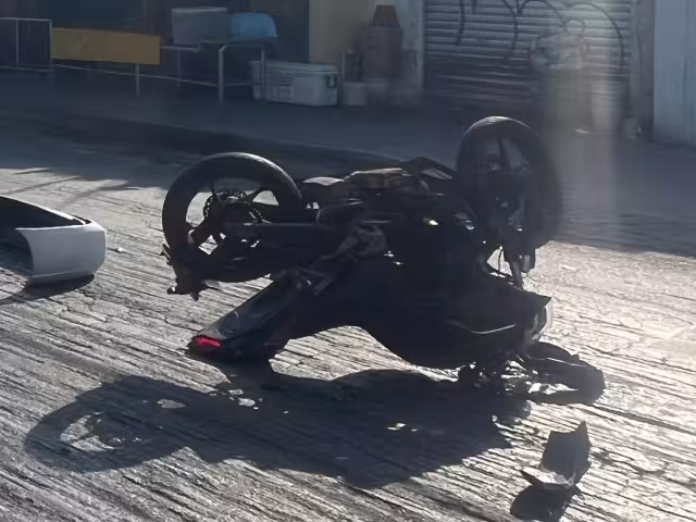 Se presume que el conductor de la moto manejaba a exceso de velocidad