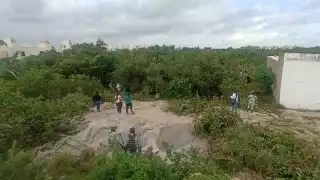 Madre del menor desaparecido apoya asistiendo en la búsqueda de su hijo