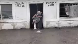 La casa de la abuelita se había inundado debido a las lluvias