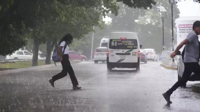 En Benito Juárez se prevén chubascos con actividad eléctrica hacia la tarde-noche