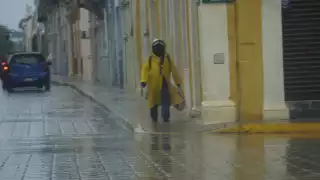 Onda Tropical 6 aumenta presión sobre comercio en Campeche