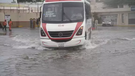 Las precipitaciones podrían estar acompañadas con descargas eléctricas, rachas de viento y hasta granizo.