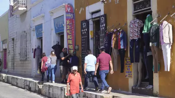Comerciantes se quejan del mal estado de transformadores.