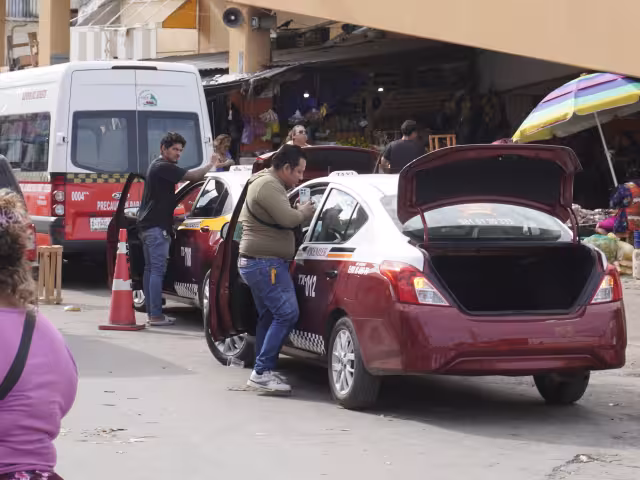 El vehículo debe estar en perfecto estado, tampoco contar con rayones y la documentación en regla