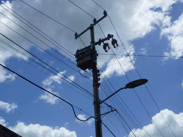 Ahora los vecinos piden la sustitución de poste