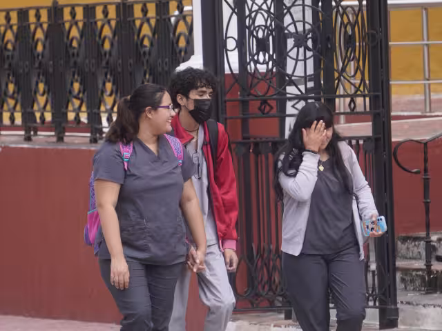 Propuesta de eliminar la tesis en Campeche genera debate sobre titulación y rapidez laboral