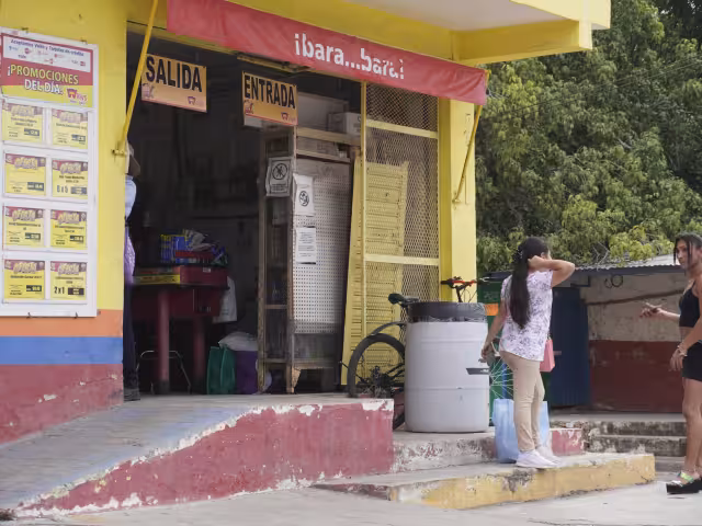 Algunas tiendas abarroteras donde también venden licor, no ofrecieron grandes promociones y eso les redujo la cantidad de clientes