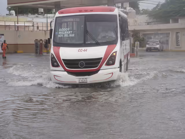 Las precipitaciones podrían estar acompañadas con descargas eléctricas, rachas de viento y hasta granizo.