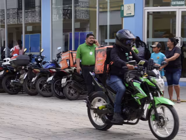 Actualizarían normativas viales para garantizar seguridad a repartidores