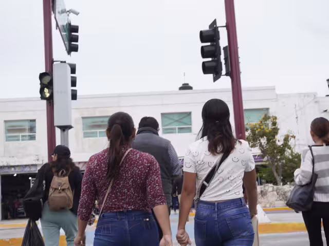 Se avanza en la movilidad y los semáforos, que ya son inteligentes.