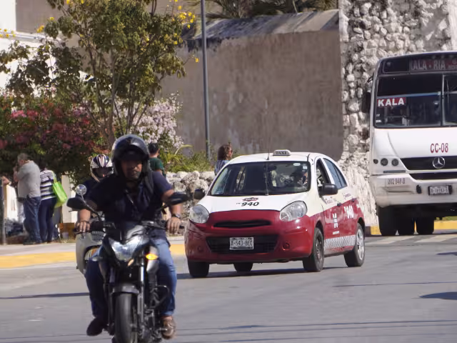El Movimiento Nacional Transportista (MNT) pidió a sus socios respetar la Ley de Movilidad.

