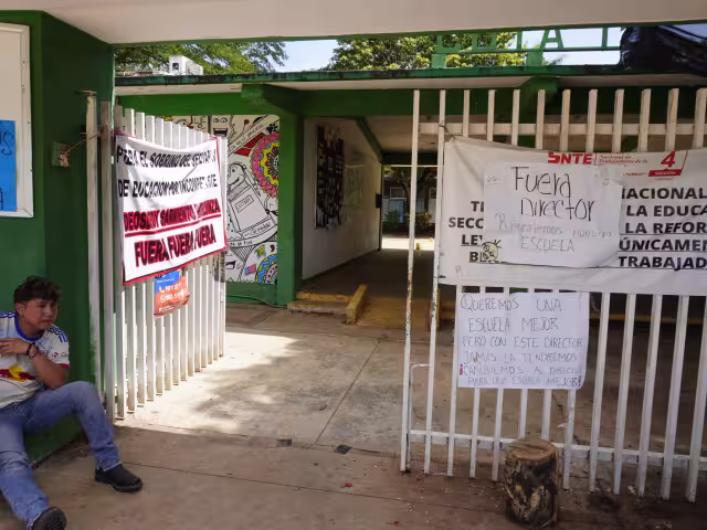 Padres de familia logran destitución de director en Castamay