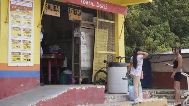 Algunas tiendas abarroteras donde también venden licor, no ofrecieron grandes promociones y eso les redujo la cantidad de clientes