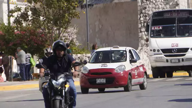 El Movimiento Nacional Transportista (MNT) pidió a sus socios respetar la Ley de Movilidad.

