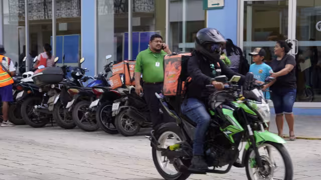 Actualizarían normativas viales para garantizar seguridad a repartidores