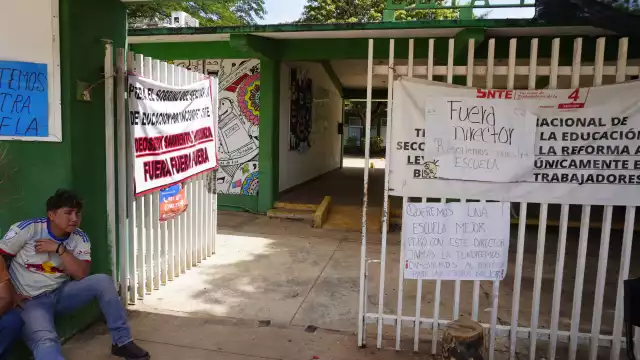 Padres de familia logran destitución de director en Castamay