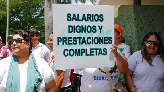Si para el 30 de agosto próximo no se han contratado a los maestros de las instituciones afiliadas y firmado el contrato colectivo correspondiente, se procederá a una huelga 