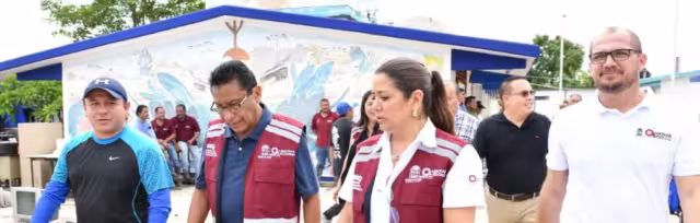 Carlos Gorocica Moreno, Secretario de Educación de Quintana Roo, recorre escuelas afectadas