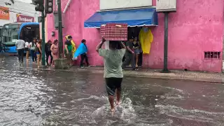 Frente Frío estacionario  y vaguada provocarán fuertes lluvias este martes en Yucatán