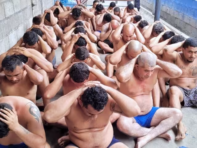 Este acuerdo se produce en un contexto de una ofensiva implacable del gobierno de Bukele contra la violencia de las pandillas