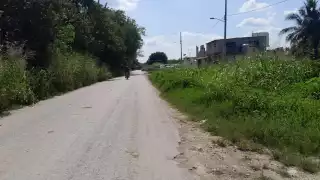 Hombres armados roban mercancía a motociclista en la colonia Salsipuedes, en Escárcega