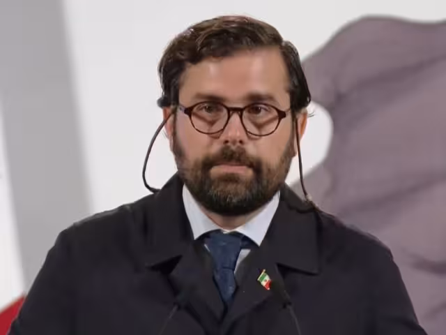 Alejandro Svarch Pérez, director del IMSS-Bienestar